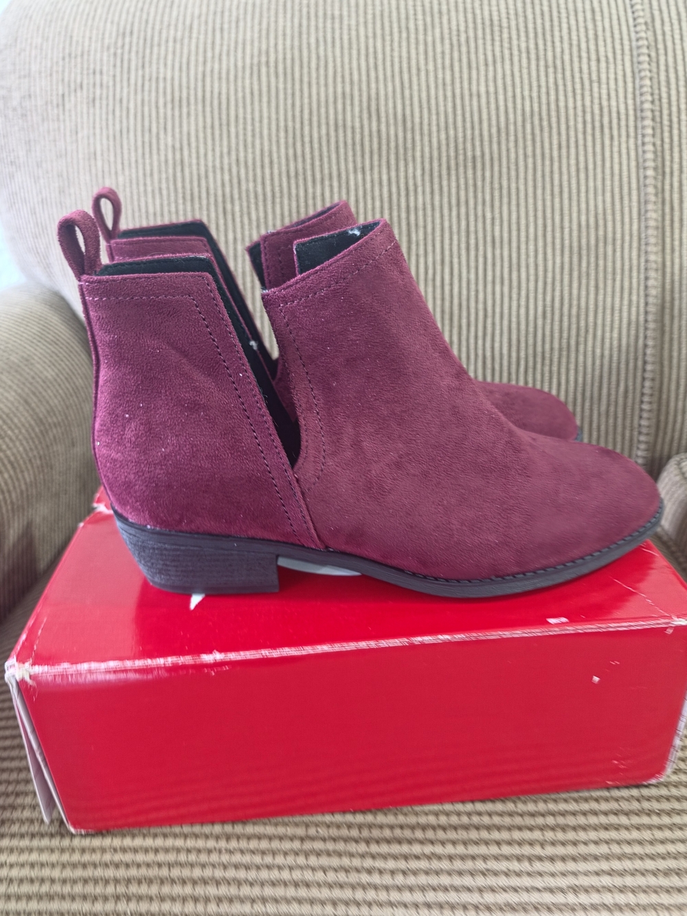 Journee Collection Rimi Wide Ankle Booties Oxblood Suede Size 8W - Picture 2 of 6